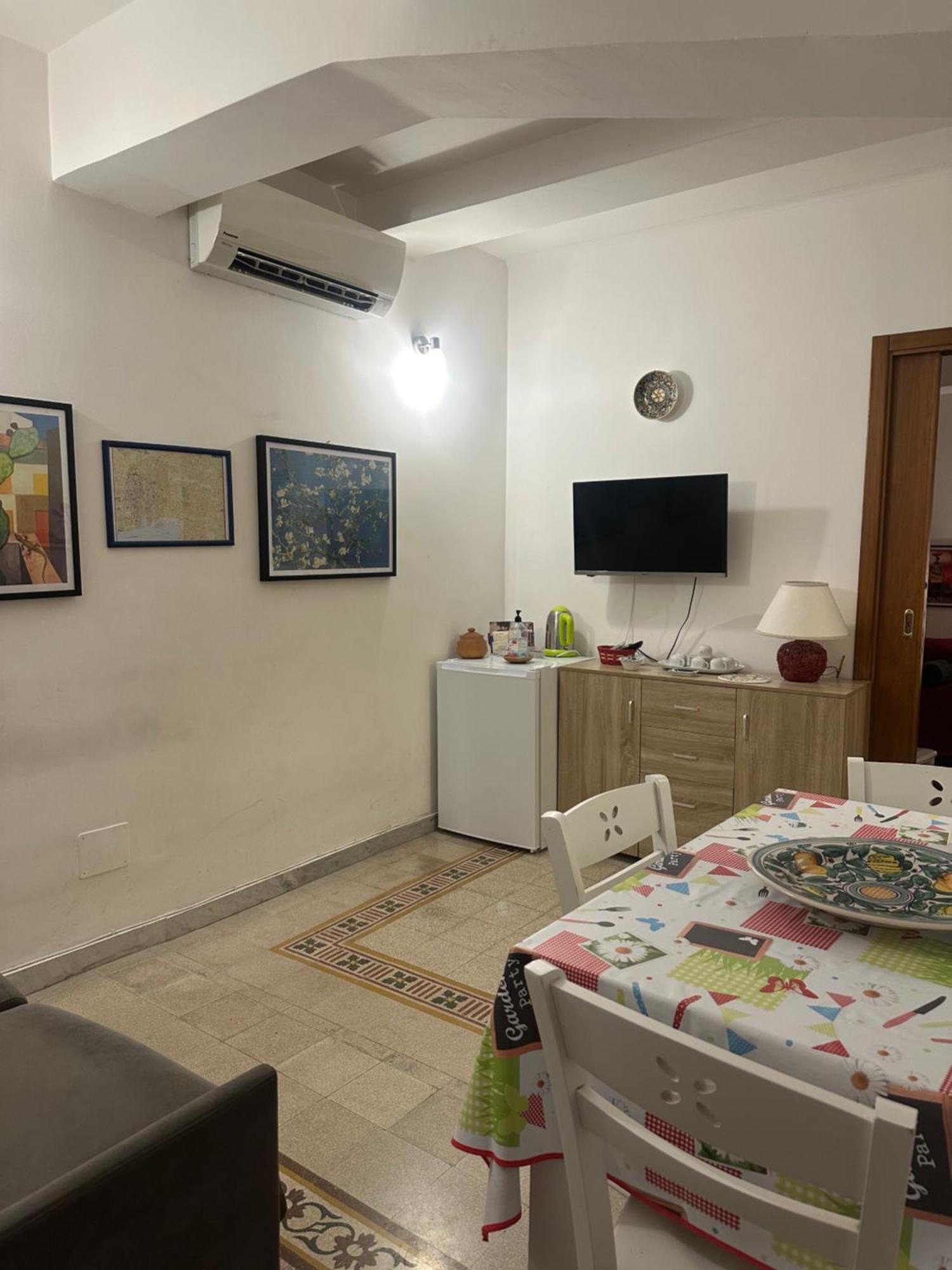 Casa Di Fronte La Cattedrale Apartman Palermo Kültér fotó